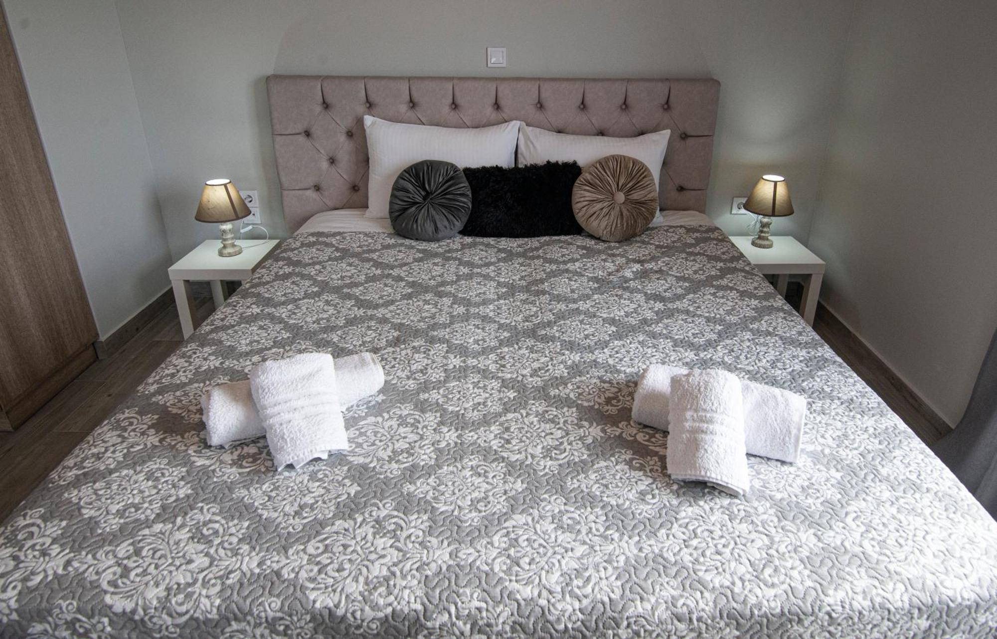 Nikitas Apartments & Suites Канали Екстериор снимка