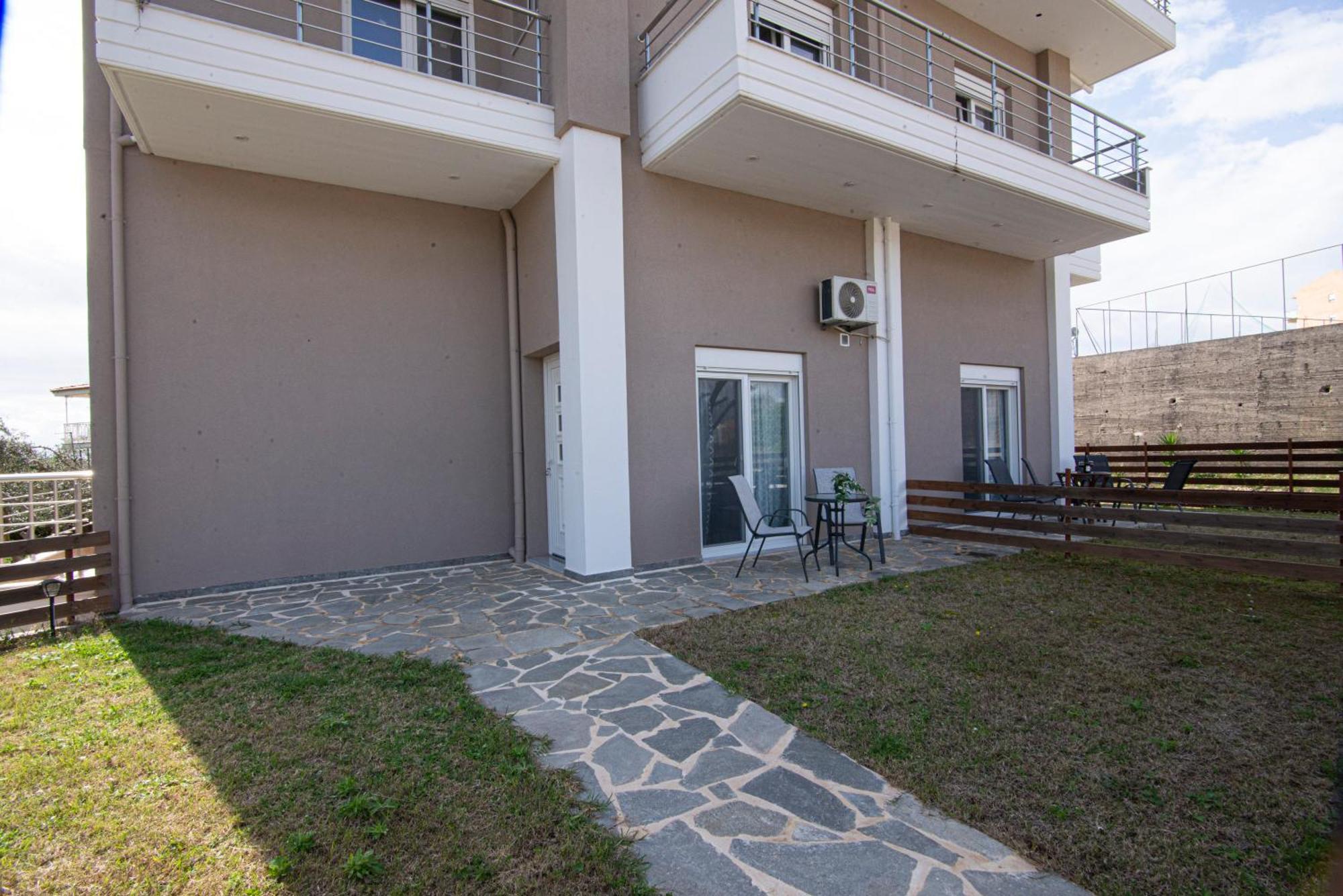 Nikitas Apartments & Suites Канали Екстериор снимка