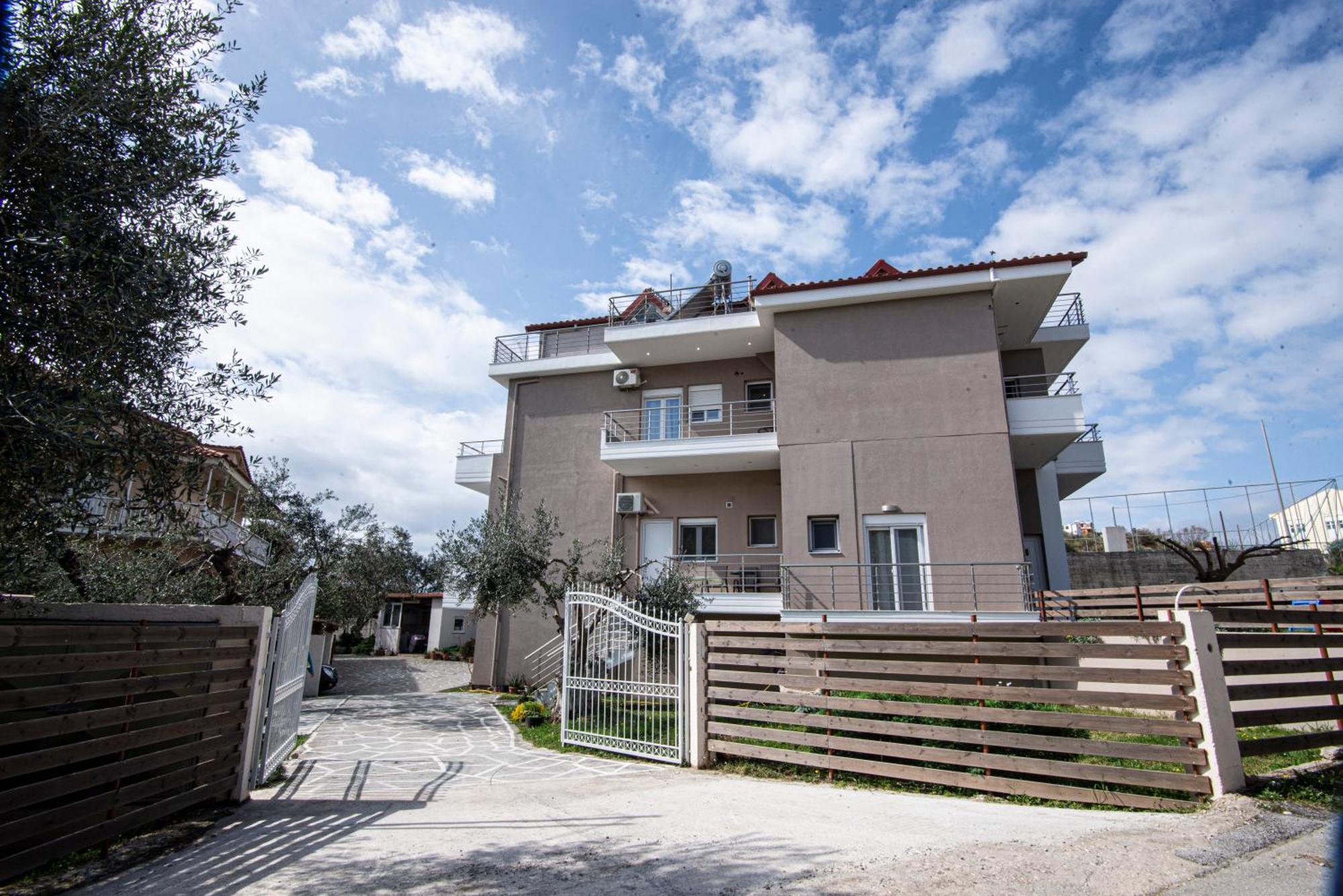 Nikitas Apartments & Suites Канали Екстериор снимка